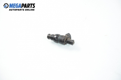 Gasoline fuel injector for BMW 3 (E36) 1.6, 100 hp, sedan, 1993