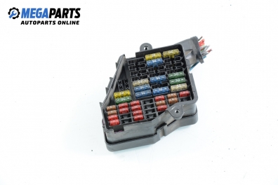 Sicherungskasten für Volkswagen Passat (B5; B5.5) 1.9 TDI, 110 hp, sedan, 1997