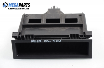 Plastic interior pentru Volkswagen Polo (9N/9N3) 1.4 16V, 75 cp, hatchback, 5 uși, 2003