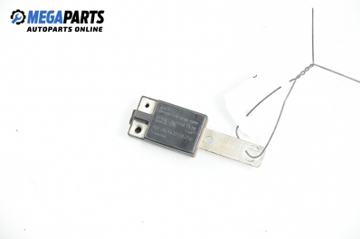 Amplificator antenă pentru Mercedes-Benz E-Class 210 (W/S) 3.0 D, 136 cp, sedan automat, 1996 № 210 820 02 89