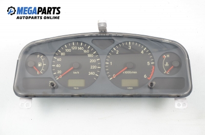 Instrument cluster for Toyota Avensis 2.0 TD, 90 hp, station wagon, 2000