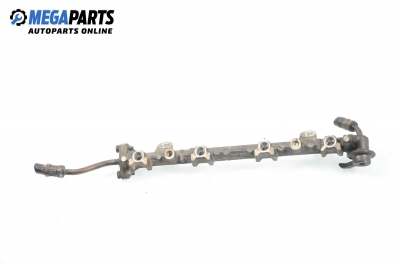 Fuel rail for Mitsubishi Carisma 1.6, 103 hp, hatchback, 2001