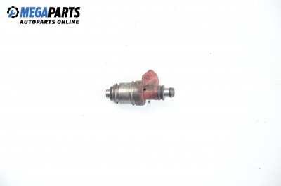 Gasoline fuel injector for Nissan Terrano II (R20) 2.4 12V, 124 hp, 5 doors, 1996