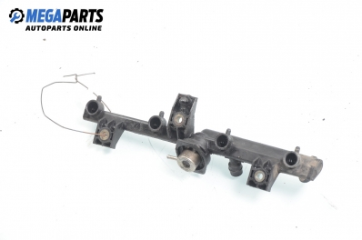 Fuel rail for Renault Kangoo 1.4, 75 hp, 1998