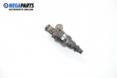 Gasoline fuel injector for Volkswagen Passat (B3) 1.8, 90 hp, station wagon, 1990