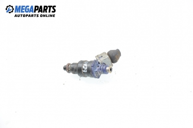 Gasoline fuel injector for Renault Megane I 1.6, 75 hp, hatchback, 5 doors, 1997