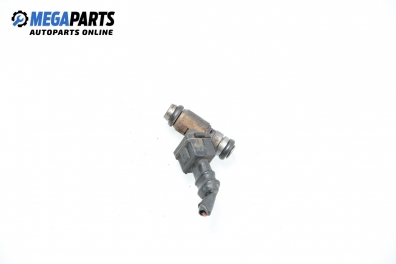 Gasoline fuel injector for Volkswagen Golf III 1.6, 75 hp, 3 doors, 1997