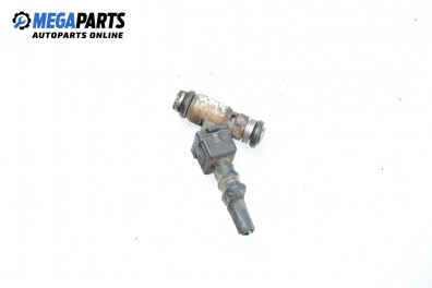 Gasoline fuel injector for Volkswagen Golf III 1.6, 75 hp, 3 doors, 1997