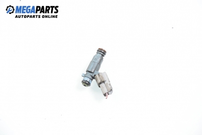 Gasoline fuel injector for Hyundai Santa Fe 2.4 16V 4x4, 146 hp, 2001