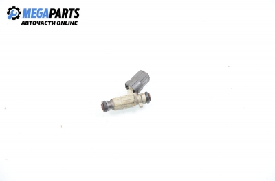 Gasoline fuel injector for Nissan Primera (P11) 2.0, 115 hp, station wagon, 1999