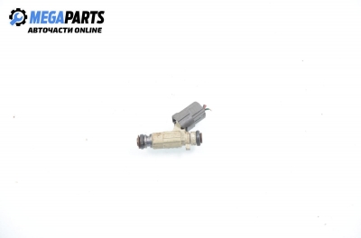 Gasoline fuel injector for Nissan Primera (P11) 2.0, 115 hp, station wagon, 1999