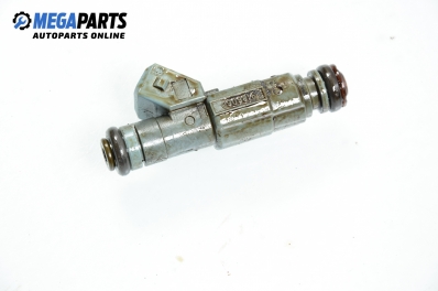 Duza benzină pentru Volvo S70/V70 2.3 T5, 250 cp, combi automat, 2000 № Bosch 0 280 155 830 / 9186060