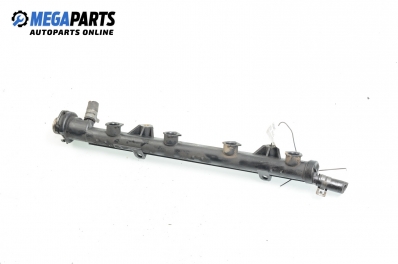 Fuel rail for Volkswagen Polo (6N/6N2) 1.0, 50 hp, 3 doors, 1996