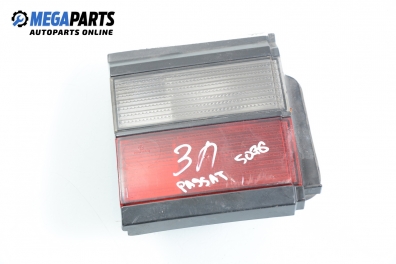 Inner tail light for Volkswagen Passat (B3) 1.8, 90 hp, sedan, 1989, position: left