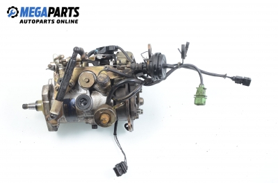 Pompă de injecție motorină for Volvo S40/V40 1.9 TD, 90 hp, combi, 1998 № Lucas R8448B261B