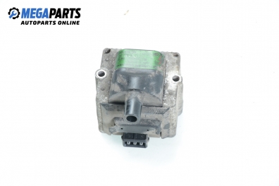 Bobină de aprindere for Volkswagen Passat (B4) 1.8, 75 hp, combi, 1995 № 867 905 104