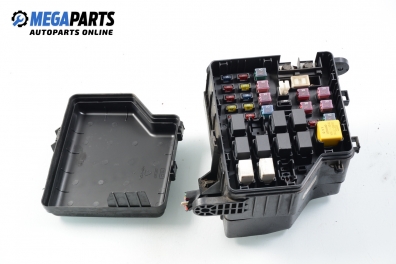 Fuse box for Hyundai Santa Fe 2.0 CRDi  4x4, 113 hp, 2002