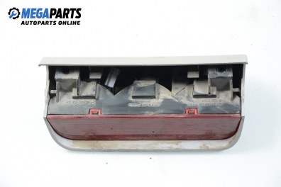 Central tail light for Mitsubishi Pajero III 3.2 Di-D, 165 hp, 3 doors, 2003