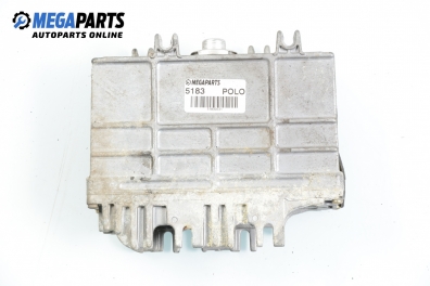 ECU für Volkswagen Polo (6N/6N2) 1.0, 50 hp, 3 türen, 1998 № Bosch 0 261 203 932