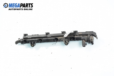 Fuel rail for Volkswagen Polo (6N/6N2) 1.0, 50 hp, 3 doors, 1998