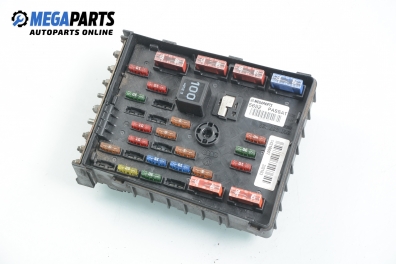 Tablou cu siguranțe for Volkswagen Passat (B6) 2.0 TDI, 170 hp, combi automatic, 2007 № 3C0 937 125