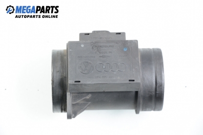 Debitmetru pentru Audi A4 (B5) 1.9 TDI, 110 cp, combi, 1996 № Pierburg 7.18221.01 / 074 906 461