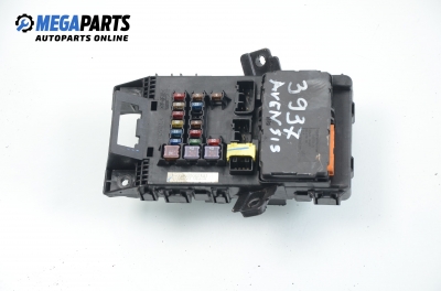 Fuse box for Toyota Avensis 1.8 VVT-i, 129 hp, sedan, 2001