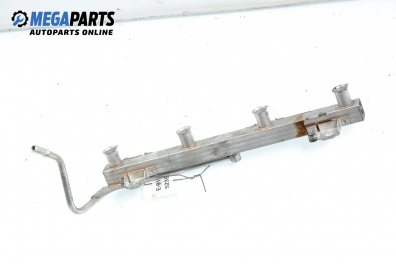 Rampă combustibil pentru BMW 3 (E90, E91, E92, E93) 2.0, 150 cp, combi, 2007