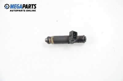 Gasoline fuel injector for Renault Clio II 1.4, 75 hp, sedan, 2000