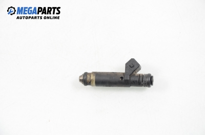 Gasoline fuel injector for Renault Clio II 1.4, 75 hp, sedan, 2000