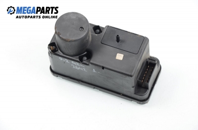 Vacuum pompă central for Volkswagen Passat (B3) 1.6 TD, 80 hp, combi, 1992