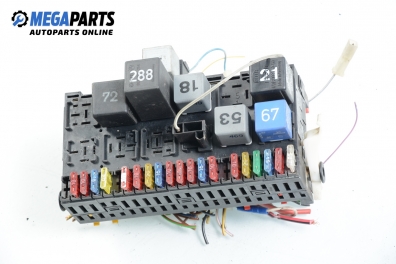 Fuse box for Volkswagen Passat (B3) 1.8, 90 hp, station wagon, 1990