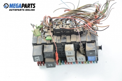 Fuse box for Volkswagen Passat (B3) 1.8, 90 hp, station wagon, 1992