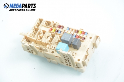 Sicherungskasten für Toyota Avensis 2.0 D-4D, 116 hp, hecktür, 2005