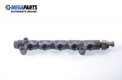 Fuel rail for Toyota Corolla Verso 2.0 D-4D, 90 hp, 2002