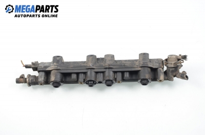 Fuel rail for Volkswagen Passat (B3) 2.0, 115 hp, station wagon, 1991