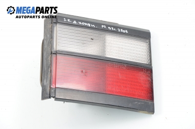 Inner tail light for Volkswagen Passat 2.0, 115 hp, station wagon, 1992, position: right