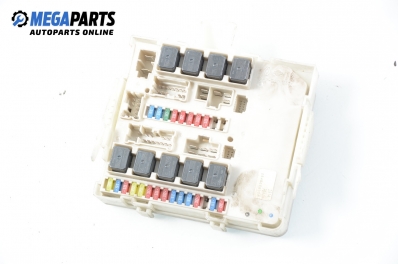 Fuse box for Nissan Pathfinder 2.5 dCi 4WD, 171 hp automatic, 2005