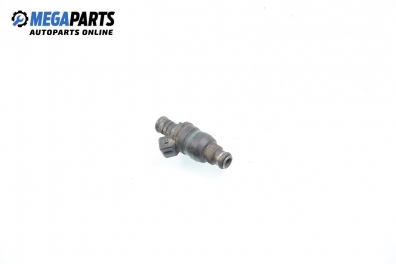 Gasoline fuel injector for BMW 3 (E36) 1.8, 115 hp, sedan, 1993