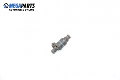 Gasoline fuel injector for BMW 3 (E36) 1.8, 115 hp, sedan, 1993