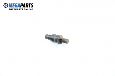 Gasoline fuel injector for BMW 3 (E36) 1.8, 115 hp, sedan, 1993