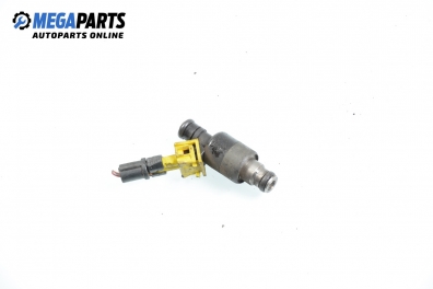 Gasoline fuel injector for Opel Vectra B 1.6 16V, 101 hp, sedan, 1997