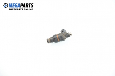 Gasoline fuel injector for BMW 3 (E36) 1.8 is, 140 hp, sedan, 1994 № 03761FA