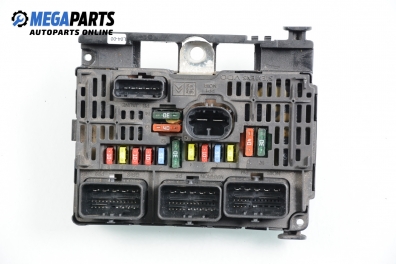 Fuse box for Citroen C4 1.4 16V, 88 hp, coupe, 2005 Siemens