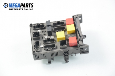 Fuse box for Renault Laguna II (X74) 1.8 16V, 120 hp, hatchback, 2001