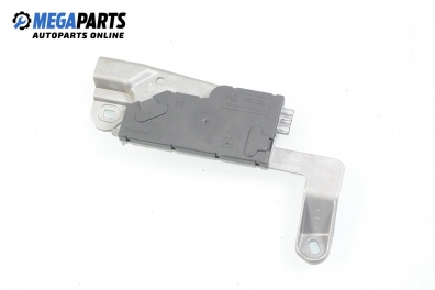 Amplificator antenă pentru Mercedes-Benz E-Class 211 (W/S) 2.2 CDI, 150 cp, sedan automat, 2004, poziție: dreapte № A2118207689