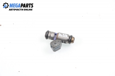 Gasoline fuel injector for Volkswagen Bora (1998-2005) 1.6, sedan