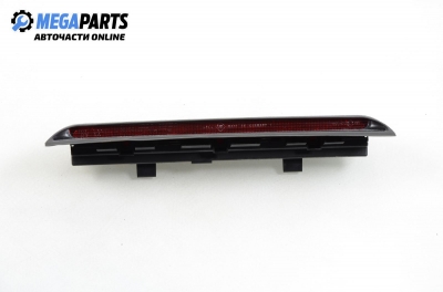 Central tail light for Volkswagen Passat 1.6, 101 hp, sedan, 1997