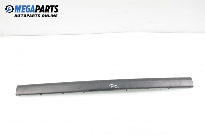 Front bumper moulding for Volkswagen Passat (B5; B5.5) 1.8 T, 150 hp, sedan, 1999, position: middle