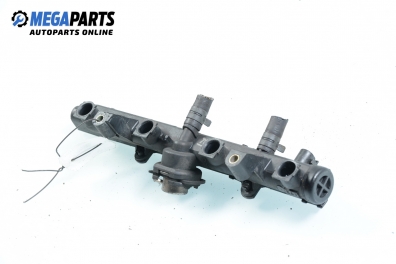 Fuel rail for Seat Ibiza (6K) 1.4, 60 hp, 2002